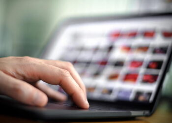 Sgominata maxi rete di pedopornografia. Arrestato anche un 55enne di Udine