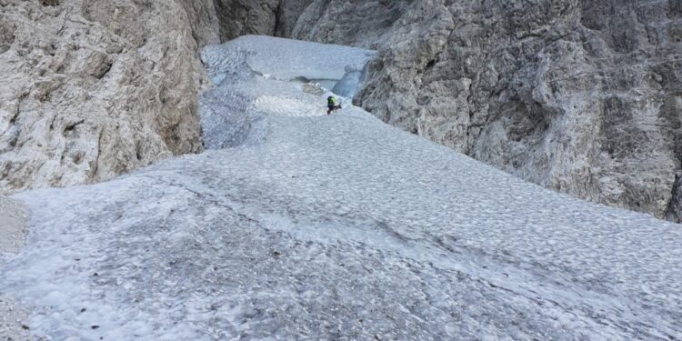 Perde la vita a 24 anni in montagna