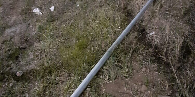 Piazzale “Cossetto”, palo abbattuto prima dell’intitolazione