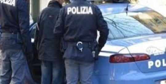 Pizzicato con droga e armi nel bar, arrestato il gestore