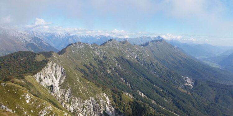 Precipita per 40 metri, muore pellegrino