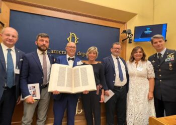 Presentata alla Camera la riedizione della Bibbia di Gutenberg che finirà anche nello spazio
