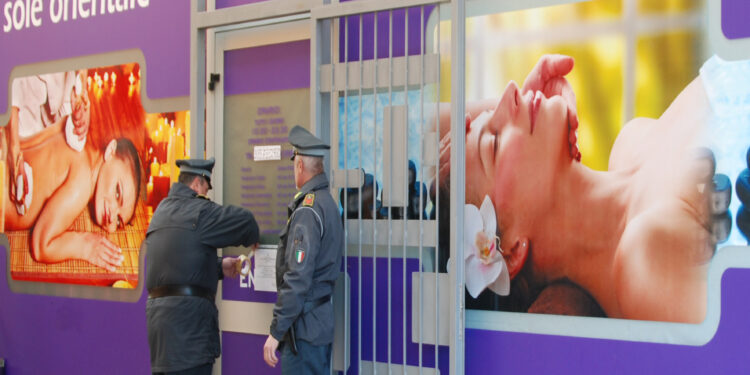 Prostituzione in un centro massaggi di Pradamano