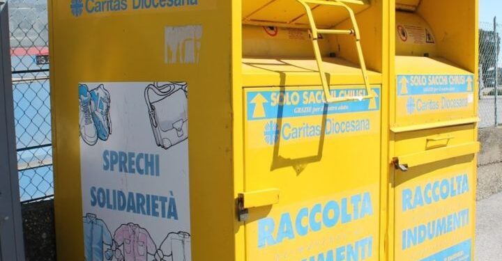 Raccolta abiti, tra qualche giorno la situazione tornerà a regime