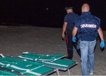 Ragazzina violentata in spiaggia, fermati due minori