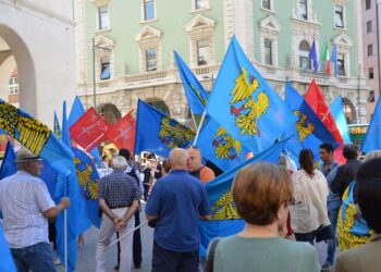 Referendum negati: “Esponete le bandiere del Friuli”