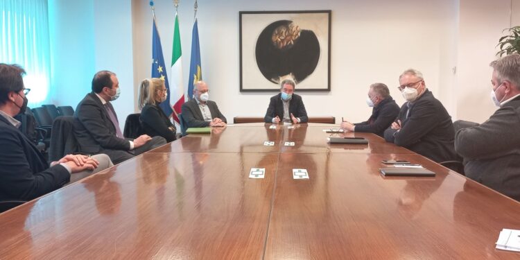 “Riaprire le stazioni di Mossa, Capriva e Palazzolo”