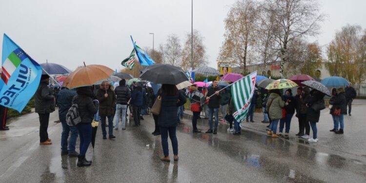 “Safilo, contratti di solidarietà per scongiurare gli esuberi”