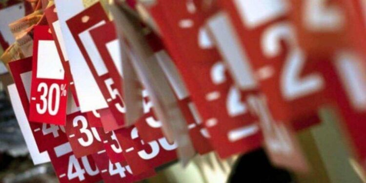 Saldi, occhio alla pubblicità ingannevole