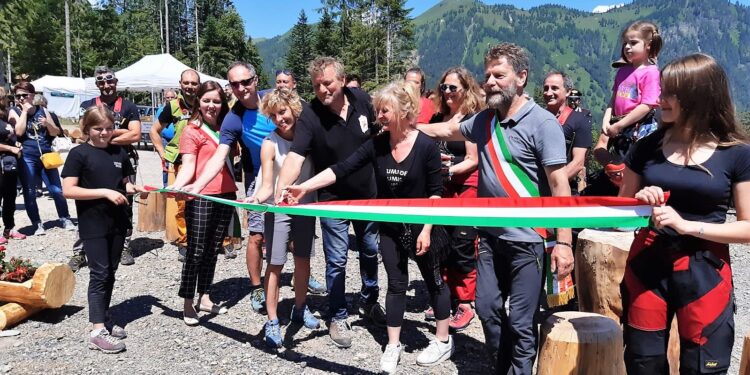 Sauris, sospesi nel vuoto a 100 metri