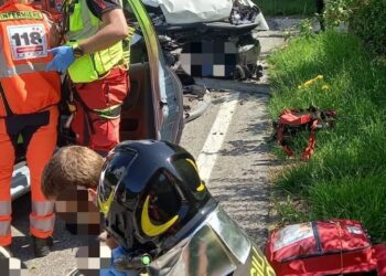 Scontro tra due auto a Tolmezzo