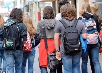 Scuola, 6 mila studenti in meno in tre anni