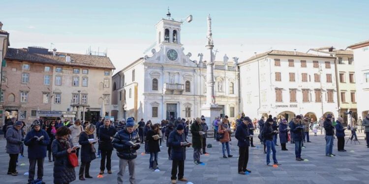 Sentinelle in piedi per dire no all’eutanasia