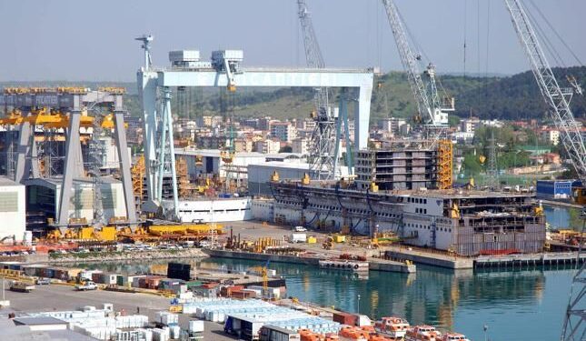 Sfruttava i dipendenti, arrestato imprenditore che operava per Fincantieri