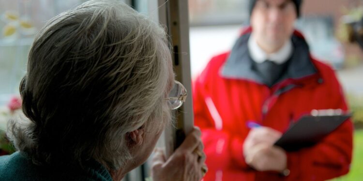 Truffe agli anziani, banda in manette