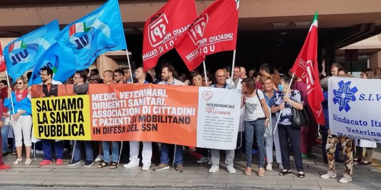 Sit-in in difesa della sanità pubblica