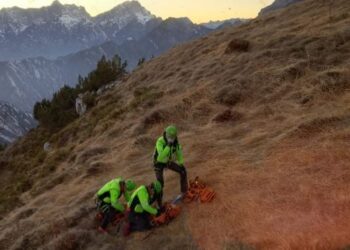 Soccorso a due escursionisti e uno sciatore