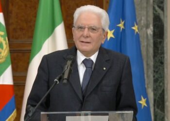 “Soluzione condivisa e di responsabilità”, ma anche “segnale di debolezza politica”