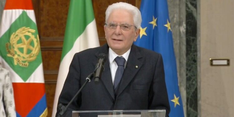 “Soluzione condivisa e di responsabilità”, ma anche “segnale di debolezza politica”