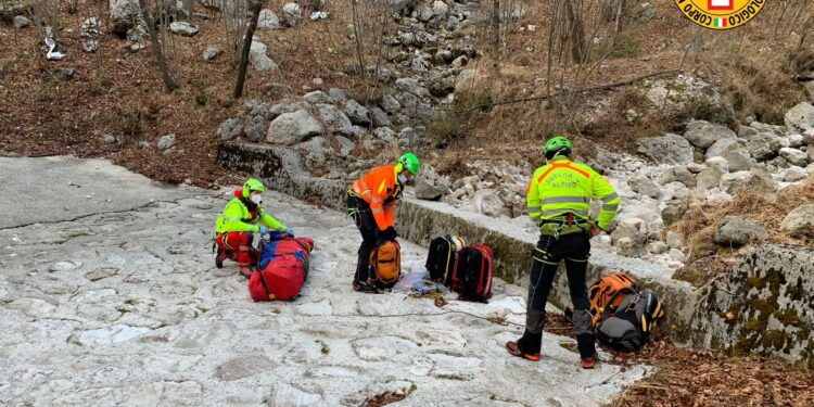 Sopravvive 7 notti all’addiaccio. Salvato un 33enne