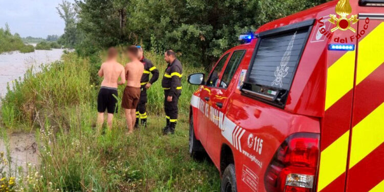 Sorpresi dalla piena del Tagliamento, salvati 14 turisti