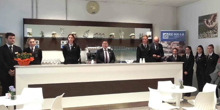 Stringher, apre il bar «didattico»