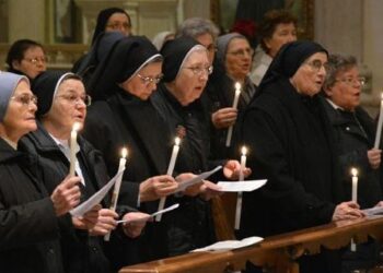 Suore e religiosi, oggi si celebra la forza del “per sempre”