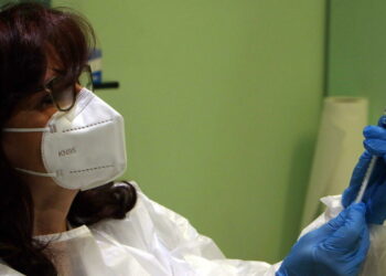 Terza dose dopo 5 mesi, al via oggi le prenotazioni