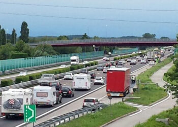 Tir rovesciato. Code in A4