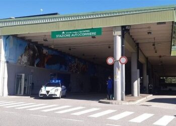 Tolmezzo, molestie in autostazione. Fermato un 65enne carnico