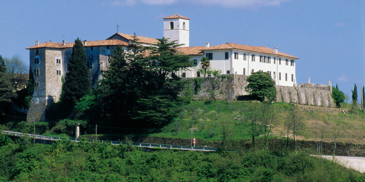 Torna Rosazzo da Rosa