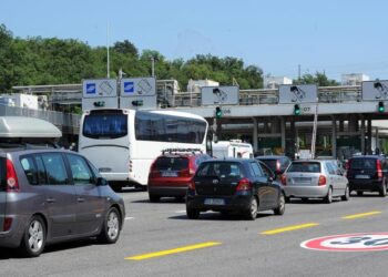 Traffico sostenuto in autostrada