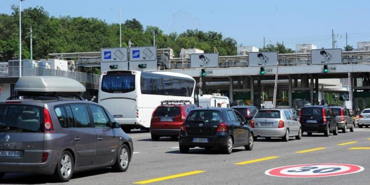 Traffico sostenuto in autostrada