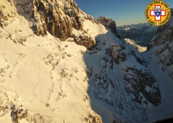 Travolto da valanga, muore scialpinista del Soccorso alpino