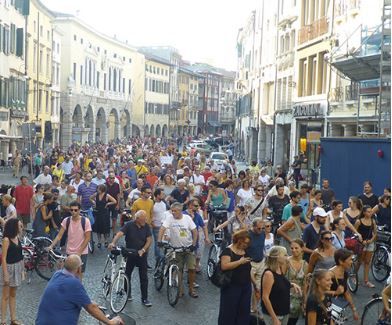 Udine, Passeggiata collettiva per la mobilità sostenibile