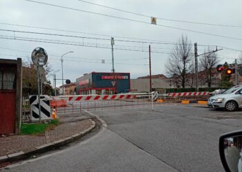 Udine, mobilitazione contro i passaggi a livello