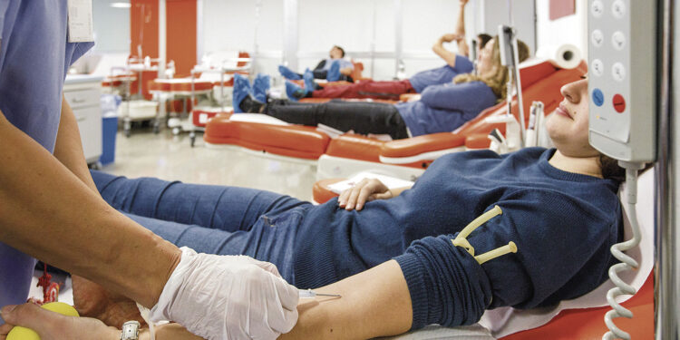 Una maratona di 24 ore di dono del sangue