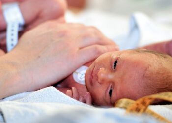 Utero in affitto, la “legge truffa” dell’associazione Coscioni