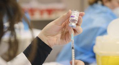 Vaccinazione insegnanti, sabato il via a Udine