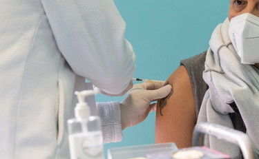 Vaccinazione, pronti per gli over 50, ma manca la domanda
