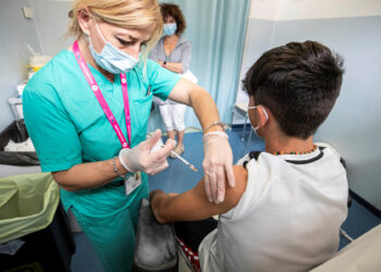 Vaccini Covid, via alla campagna 5-11