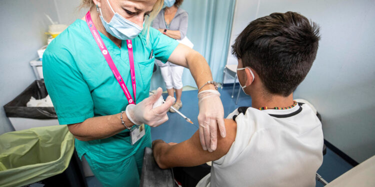 Vaccini Covid, via alla campagna 5-11