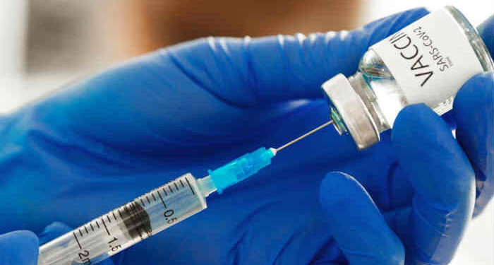 Vaccini, aperte le prenotazioni per la quarta dose