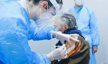 Vaccini, da oggi terza dose nelle rsa dell’Azienda Friuli centrale