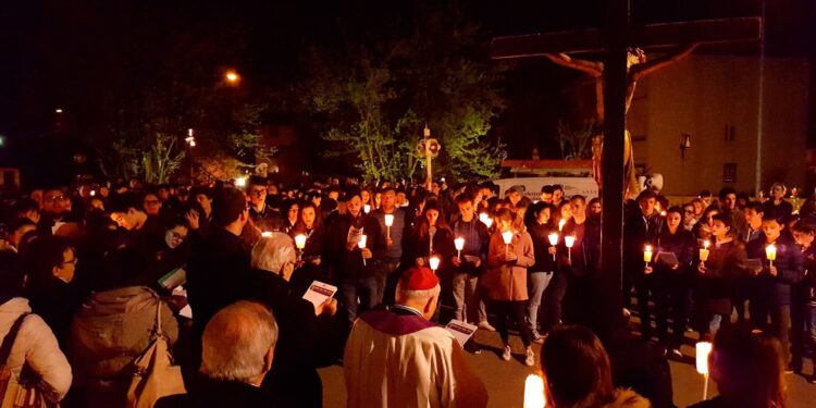 Via Crucis nei viali dell’ospedale