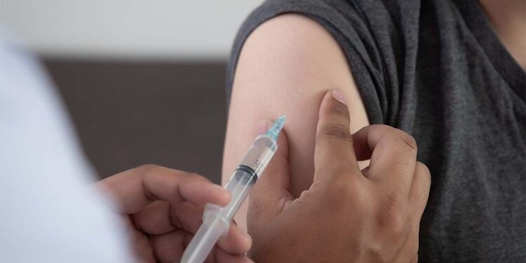 Via libera ai richiami. Nuove vaccinazioni da metà febbraio
