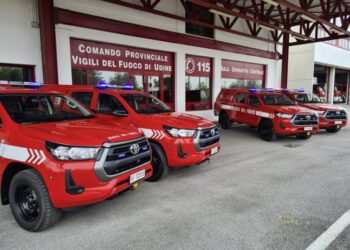 Vigili del fuoco, consegnati i nuovi mezzi
