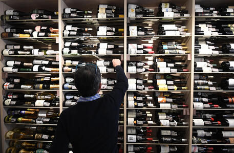Vino, carta contro l’etichetta voluta dall’Irlanda