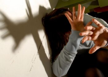 Violenza sulla moglie, allontanato da casa