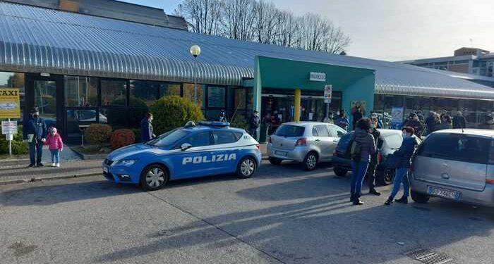 Volevano occupare l’ospedale, no vax fermati dalla Polizia